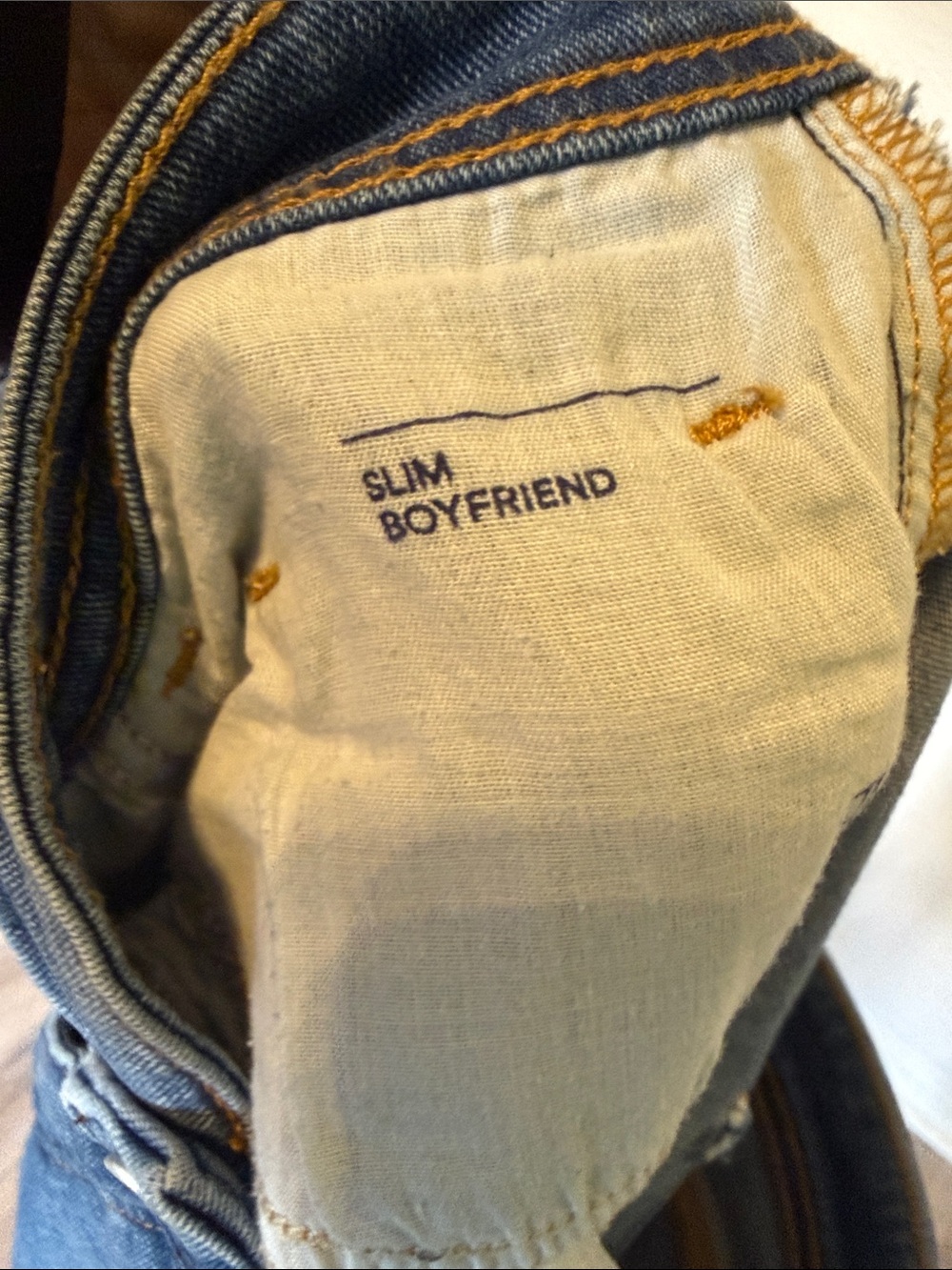 Pilcro slim Boyfriend Jeans in Medium Blue Wash - Picture 8 of 9
